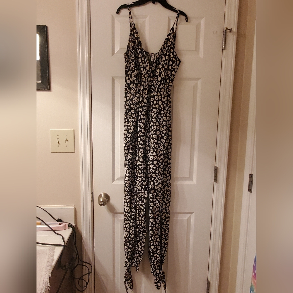 NWOT Women's jumpsuit